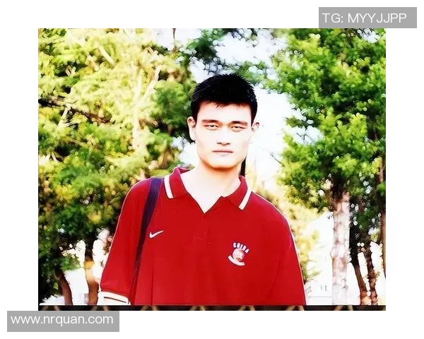 姚明出席慈善活动,呼吁支持青少年教育事业 姚明出席慈善活动,呼吁支持青少年教育事业