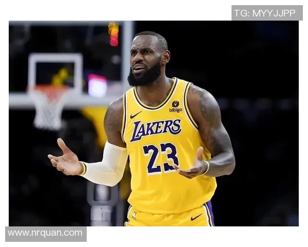 詹姆斯在比赛中创造了新纪录,成为历史得分榜前十的最年轻球员 詹姆斯在比赛中创造了新纪录,成为历史得分榜前十的最年轻球员